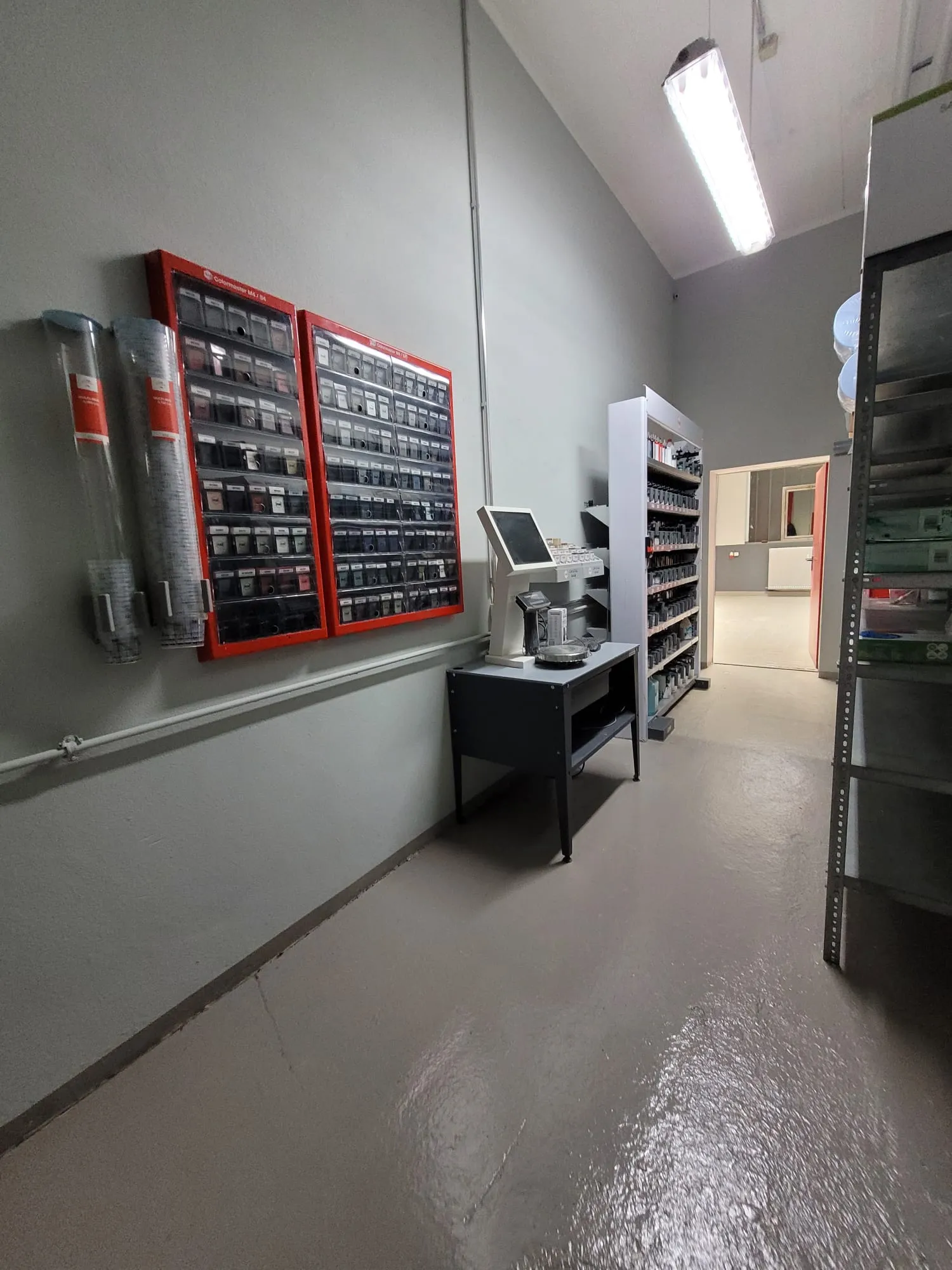 Farbmischraum der Lackprofi GmbH in Kirchheim